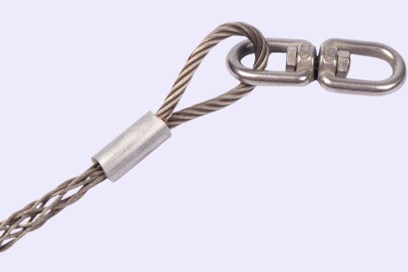 Closed mesh locking 